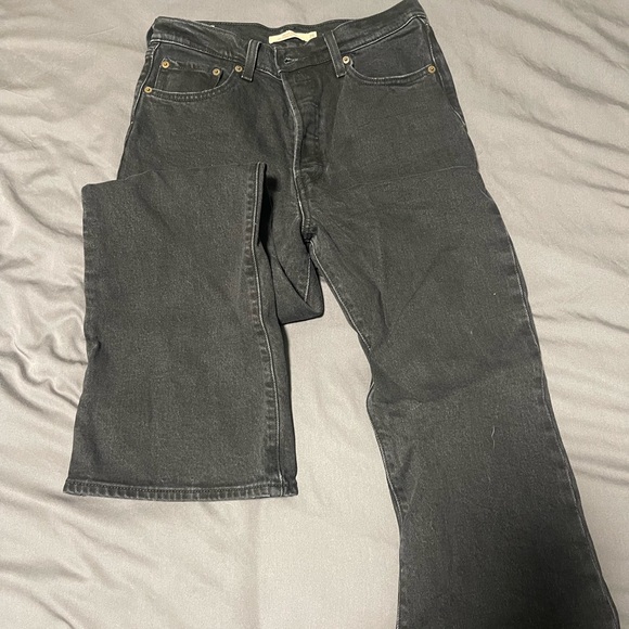 levis - Picture 1 of 2